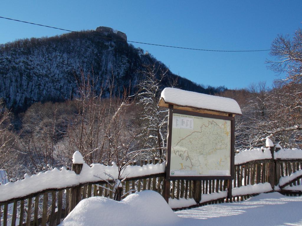 Apartmani Etno Kuca Pod Okicem サモボル エクステリア 写真